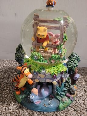 Disney Winnie the Pooh Blue & Yellow Snow Globe Music Box